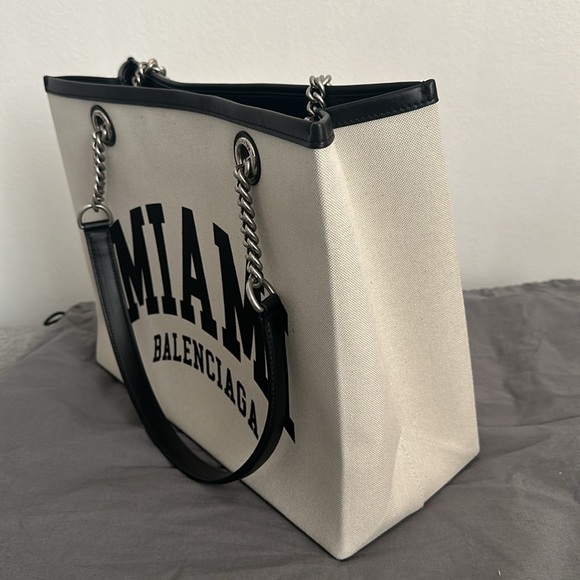 Brand New Balenciaga Duty Free Tote Bag Miami limited edition - Picture 3 of 6